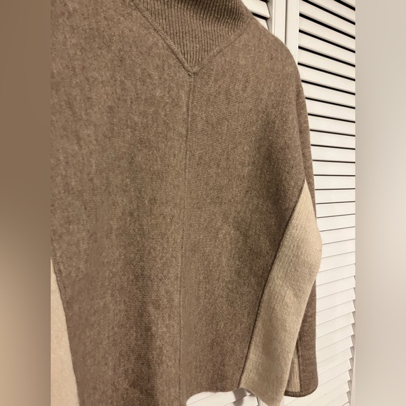 Club Monaco Cashmere Sweater - Picture 6 of 10